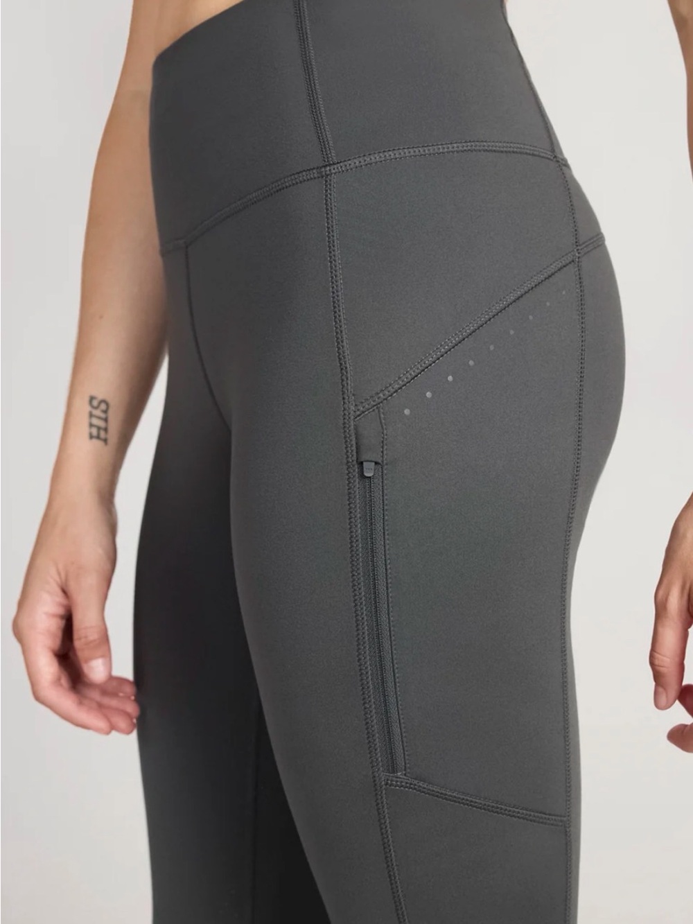 Mondetta Women’s High Waisted Gray Reflective Crop Leggings Small NWT